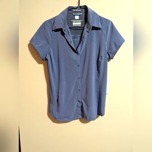 Columbia Blue Short Sleeve Button-Up Shirt. Snaps. Omni-wick EVAP. Siz…